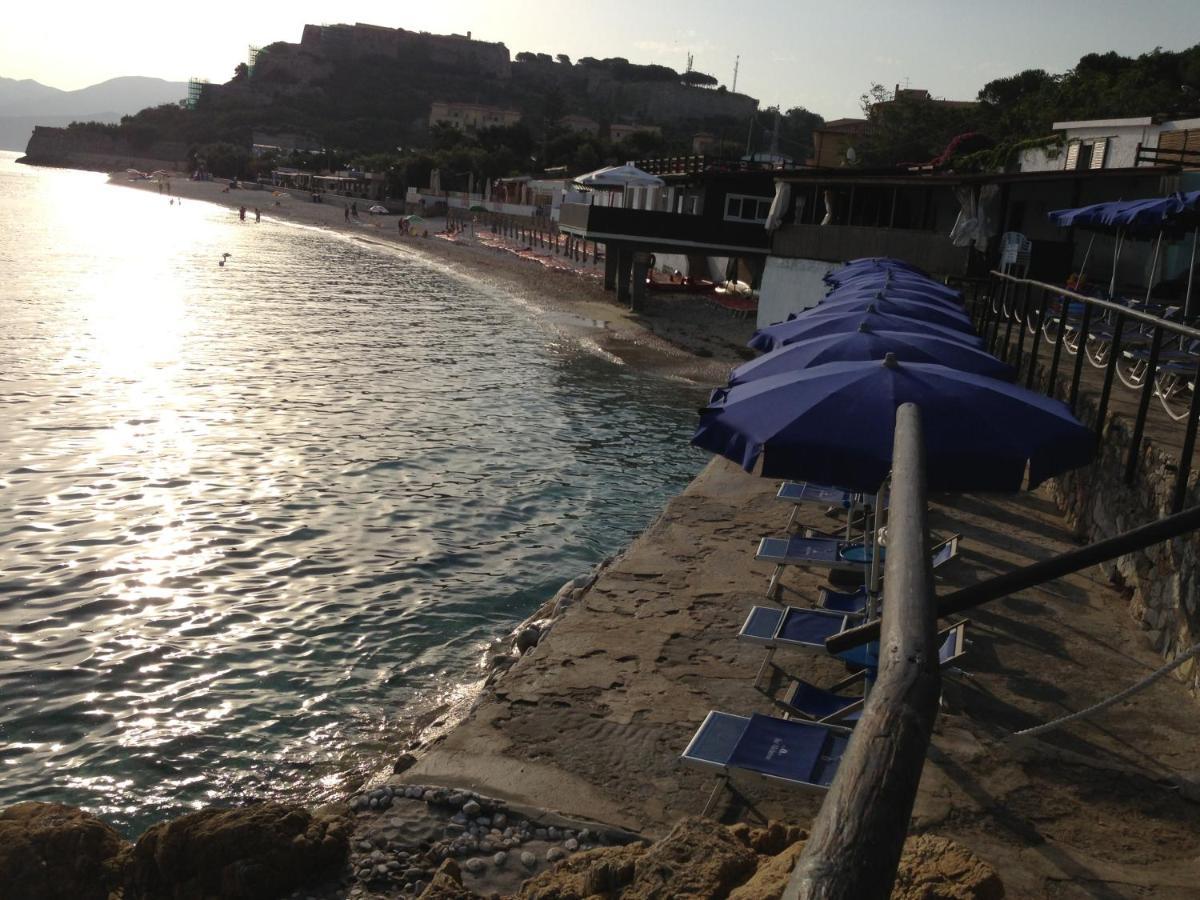 Hotel Villa Ombrosa Portoferraio Eksteriør billede